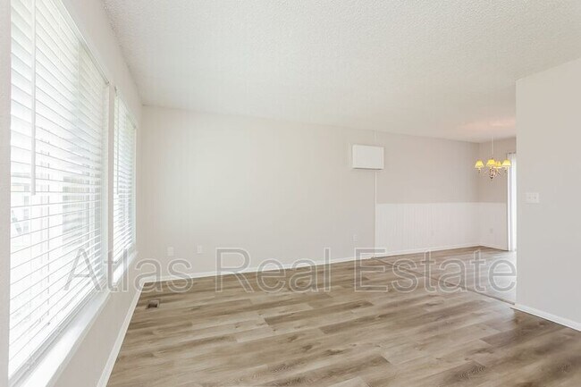 Building Photo - 3571 S Lewiston Way