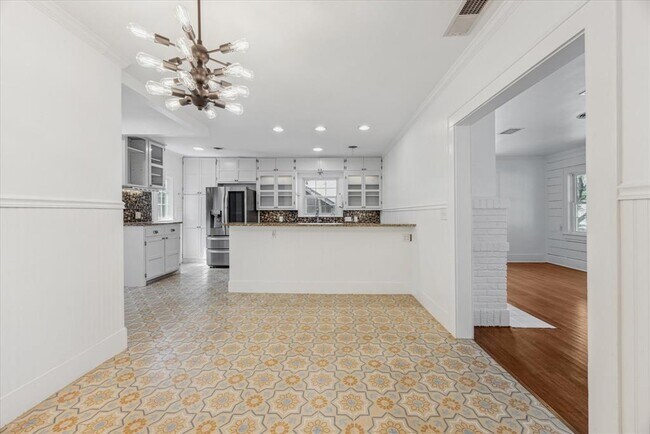 Foto del edificio - 3300 Harris Park Ave