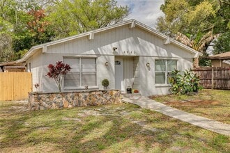 Building Photo - 8922 N Dexter Ave