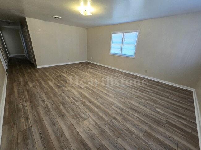 Foto del edificio - 717 Sandia Dr