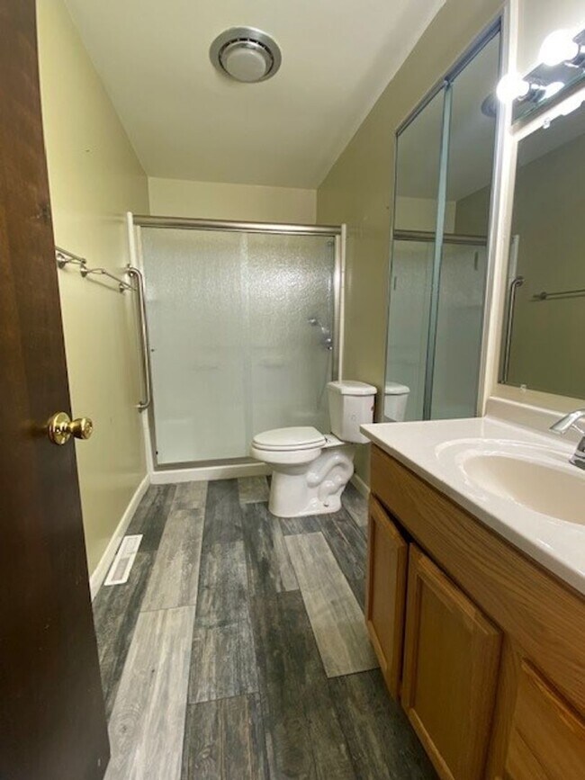 Building Photo - Beautiful 3 bedroom/2 bath home in South W...
