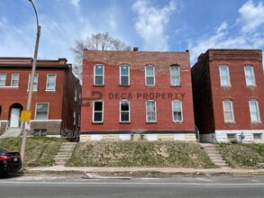 Building Photo - 3303 Chippewa St