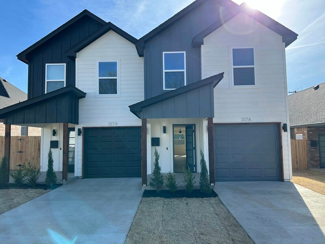 Foto principal - 317 S 66th E Ave