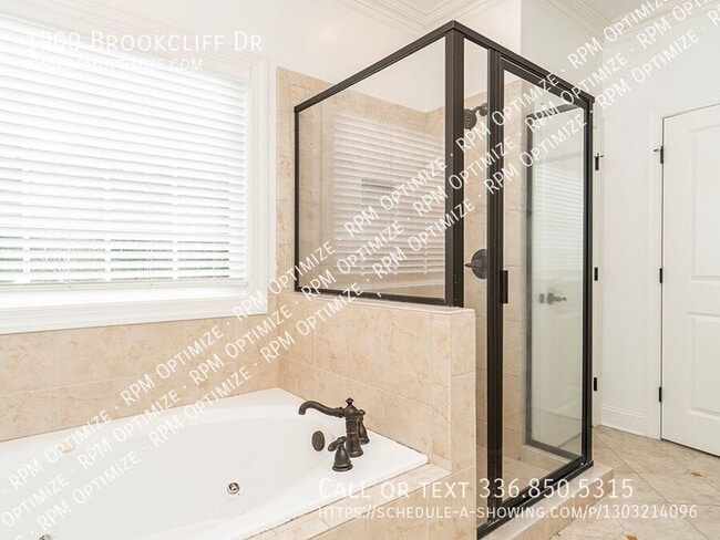 Foto del edificio - 1900 Brookcliff Dr