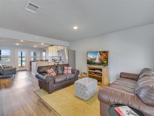 Foto del edificio - 1704 Blue Cat Ln