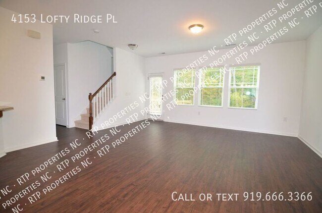 Building Photo - Beautiful, LARGE 3 bedroom, 3 1/2 bath tow...