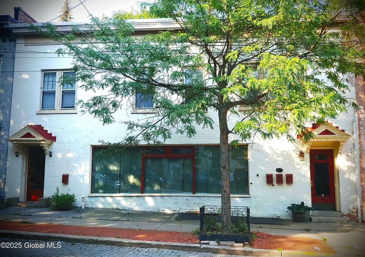 Primary Photo - 199 Jay St