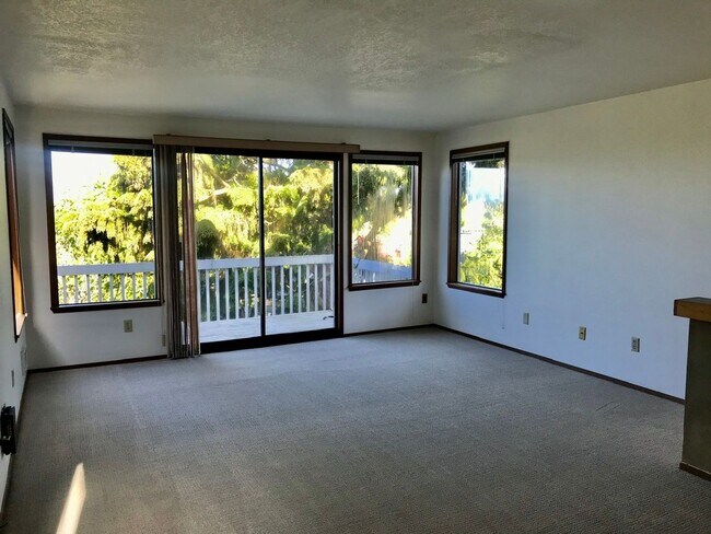 Building Photo - Spacious Townhome on Phinney - Fantastic V...