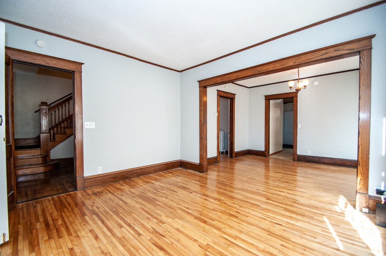 Primary Photo - 2545 Fillmore St NE