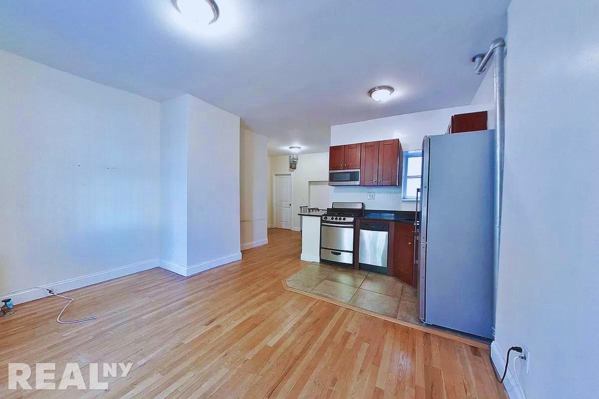 Primary Photo - 207-209 West 11th Street