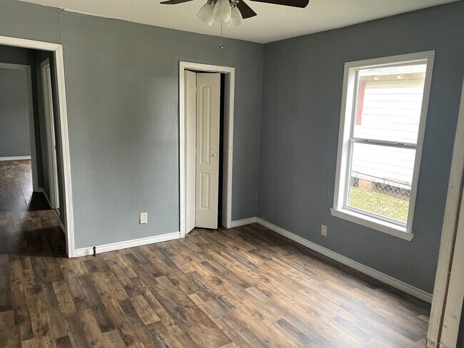 Foto del edificio - 558 E 78th St