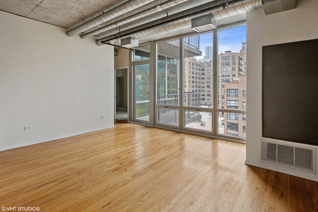 Foto del edificio - 700 W Van Buren St