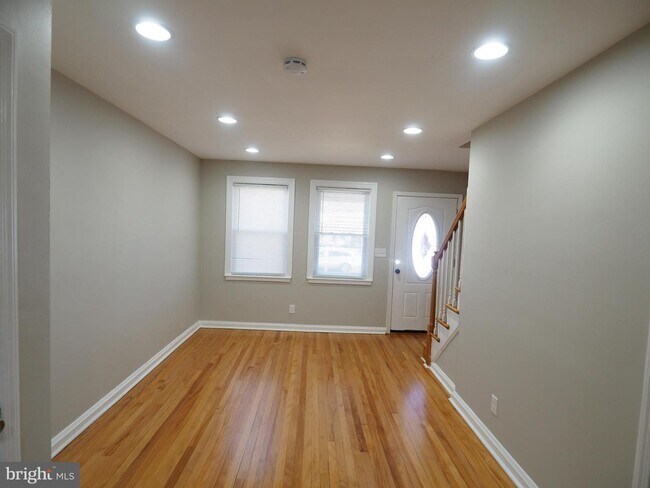 Building Photo - 340 Hornel St