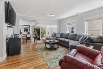 Building Photo - 17 Bonair St