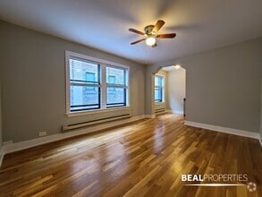 Building Photo - 425 W Roscoe St