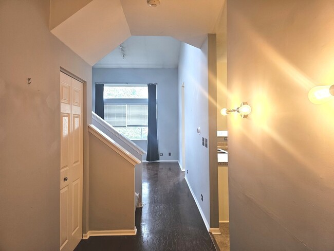 Building Photo - 2937 Stockton Ct