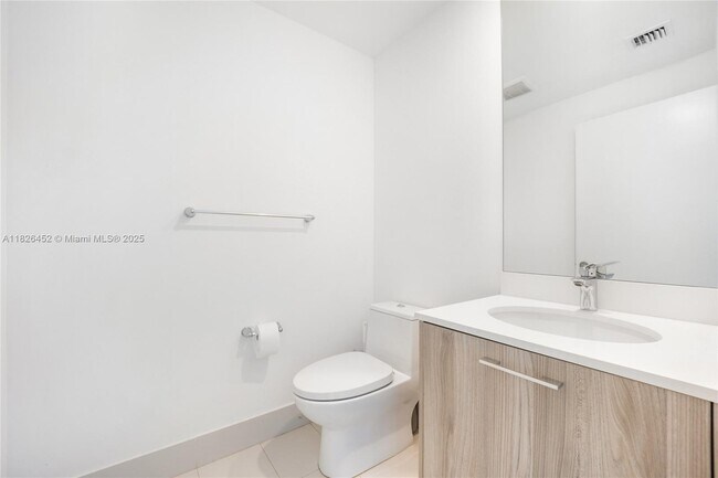 Foto del edificio - 501 NE 31st St