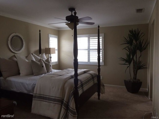 Building Photo - 3 br, 2 bath Condo - 136 Saint James # 60