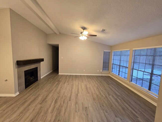 Building Photo - 8 Camberwell Ct