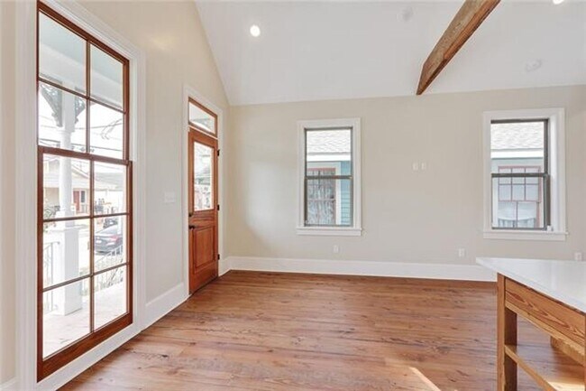 Foto del edificio - 1562 N Prieur St