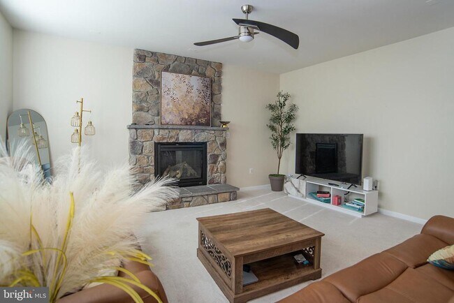 Foto del edificio - 20 Aster Ln