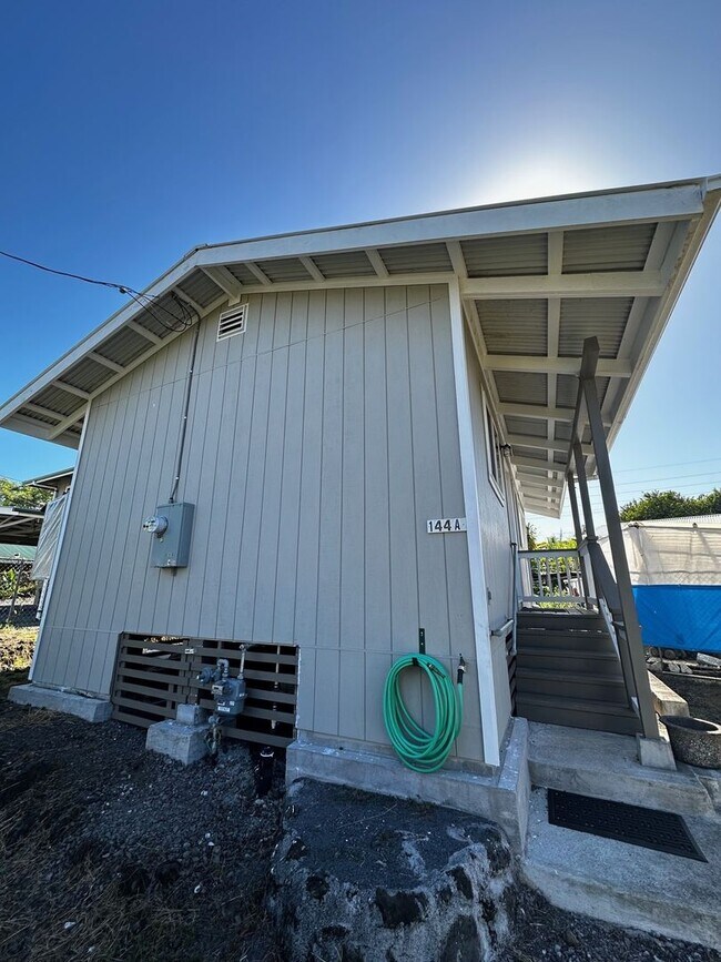 Building Photo - 144 Mauna Loa St