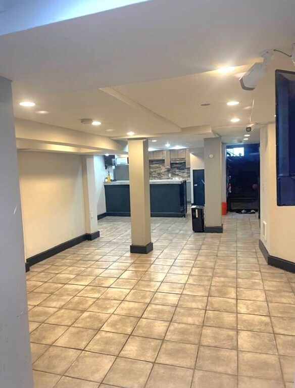 852 Centre St Unit B, Brockton, MA 02302 Room for Rent in Brockton, MA