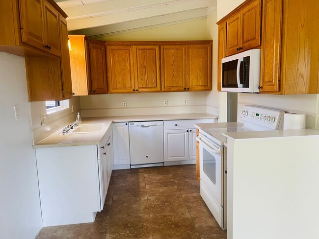 Building Photo - 6501 Graylock Lane - North Highlands 95660