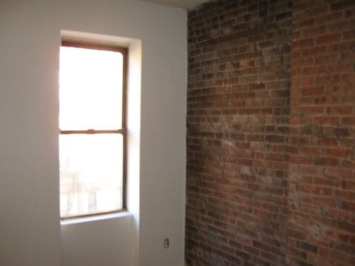 Building Photo - 303 W 21st St