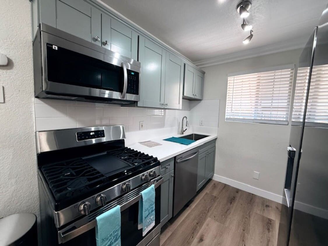 Foto principal - Beautiful 2 Bedroom 1.5 Bath Home