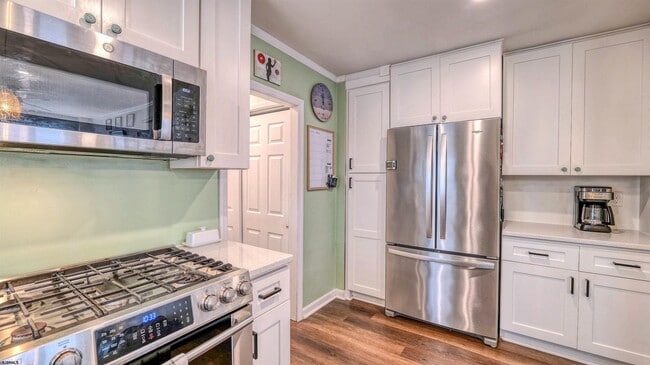 Building Photo - 117 Newport Ct