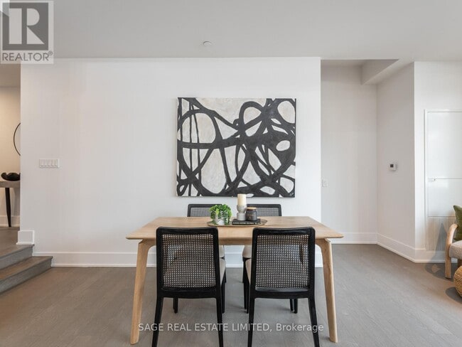 Building Photo - 80-180 Vanauley St