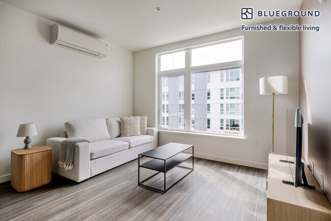 Foto del edificio - 1000 E Yesler Wy