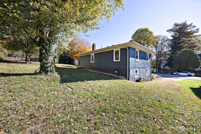 Building Photo - 414 Churchill Ct