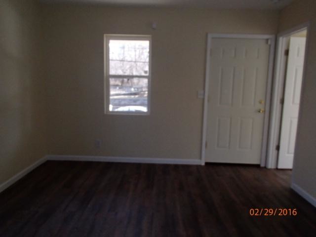 Building Photo - 2404 E 59 St