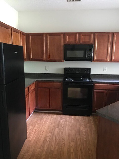 Building Photo - Call for pricing