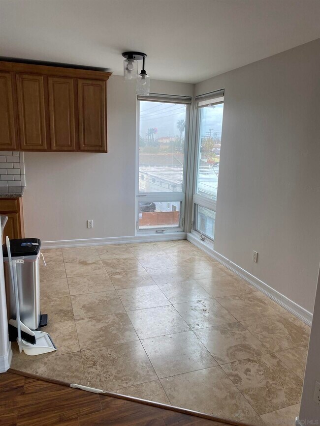 Foto del edificio - 4111 Illinois St