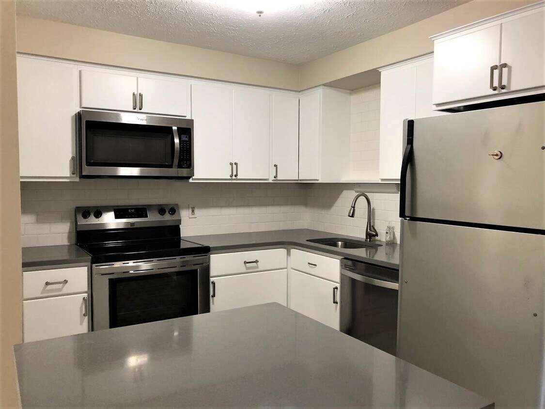 3400 Wooster Rd Unit 209, Rocky River, OH 44116 Condo for Rent in