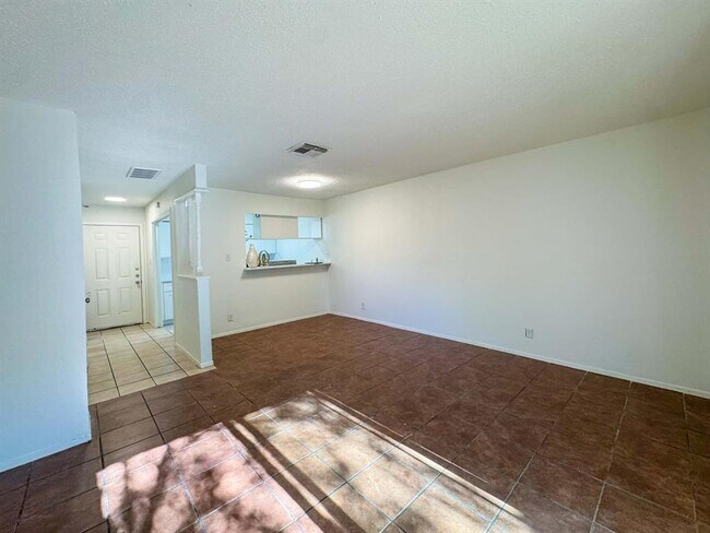 Foto del edificio - 5810 Sweeney Cir