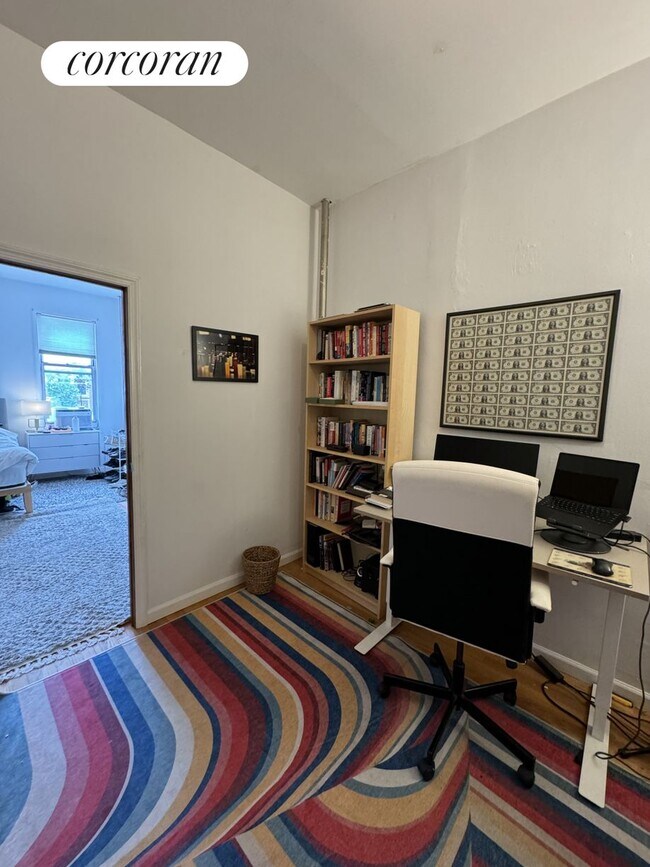 Building Photo - 102 Powers St