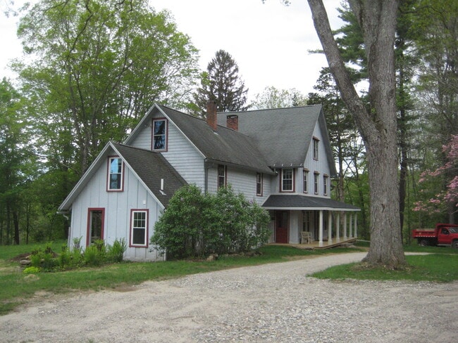 Building Photo - 236 Station Rd