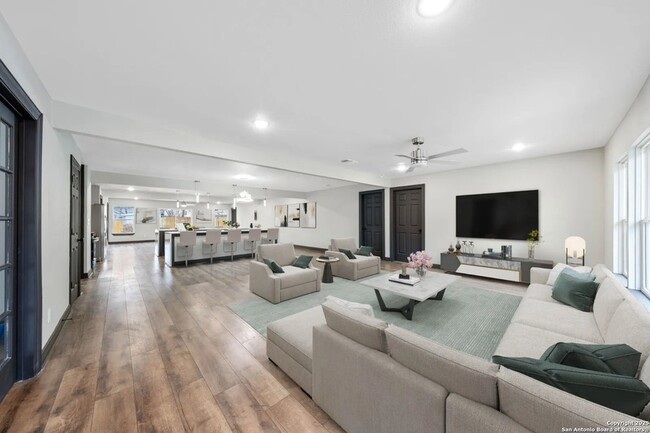 Building Photo - 2643 W Gramercy Pl