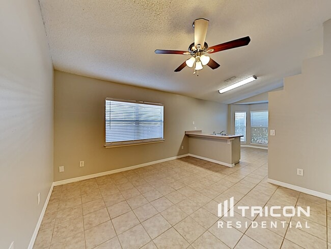 Building Photo - 8514 Blackberry Ave