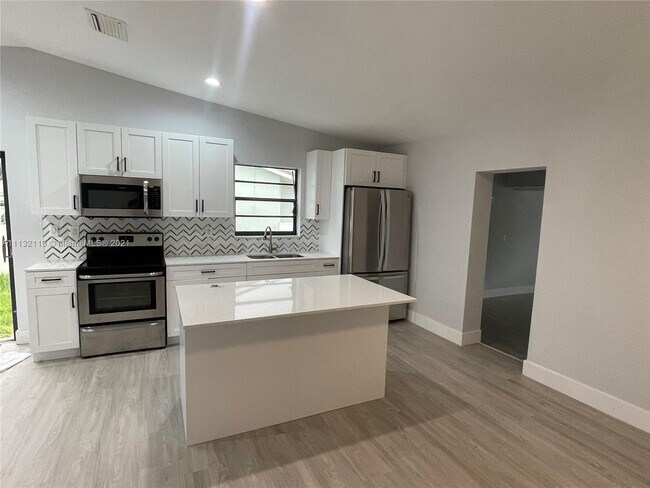 Building Photo - 30250 SW 162nd Ave