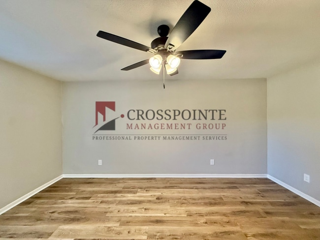 Foto del edificio - Tour Today!  Newly Renovated 2-Bedroom, 1-Bath Duplex!