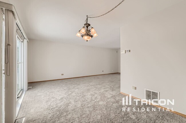 Foto del edificio - 6701 Foxtree Ave