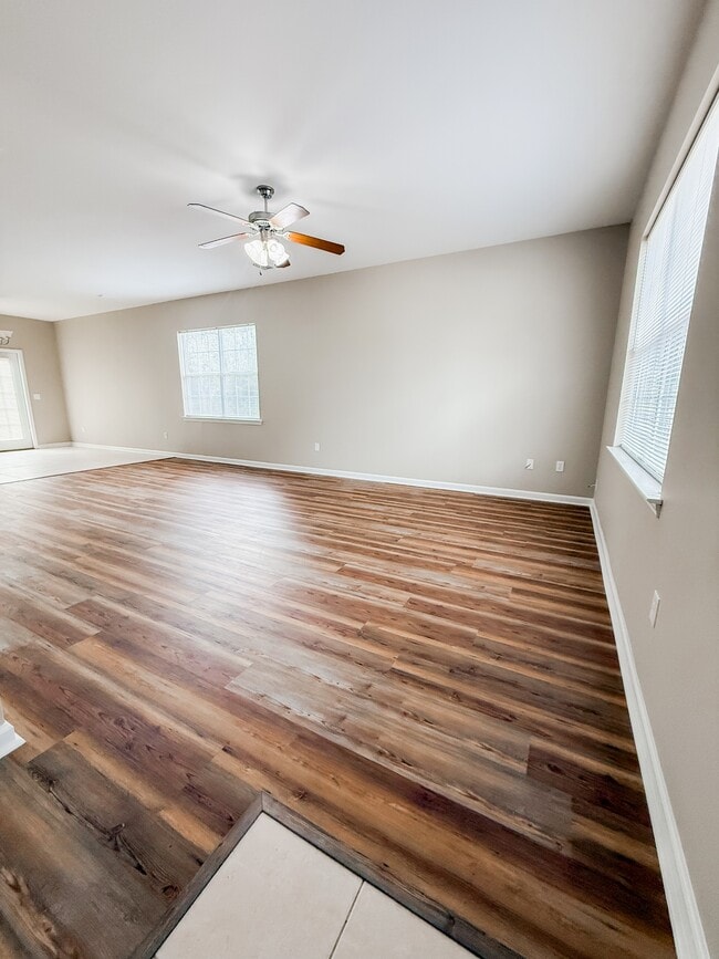 Building Photo - 113 Spokan Trail