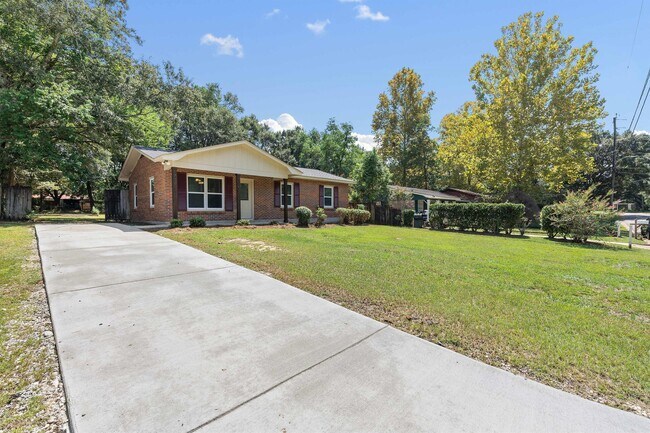 Building Photo - 1725 Harbor Dr E