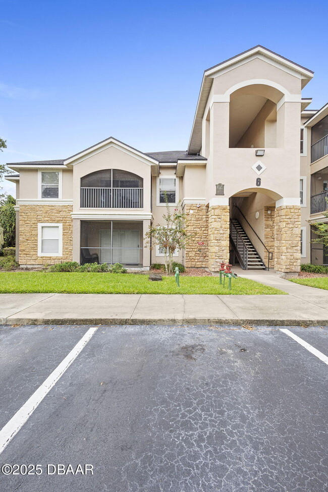 Building Photo - 940 Village Trail