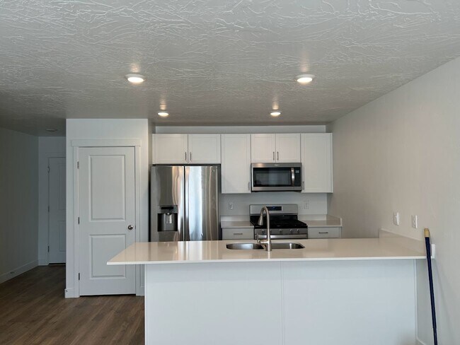 Building Photo - Old Sorrel Townhomes